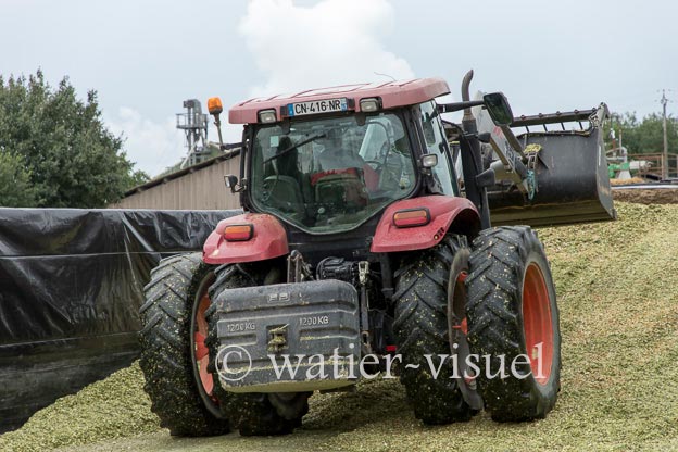 1220D820